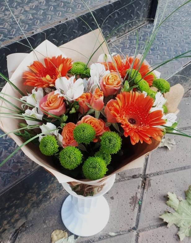 Букет цветов из: Герберы, Хризантемы, Альстромерии и Розы в Кикерино