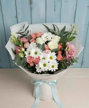 Букет цветов из:  Розы, Лизиантусы и Хризантемы в Кикерино