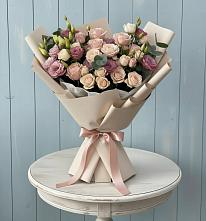 Букет цветов из:  Розы и Лизиантусы в Кикерино