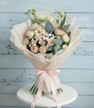 Букет цветов из:  Розы и Лизиантусы в Кикерино