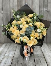 Букет цветов из:  Розы и Лизиантусы в Кикерино