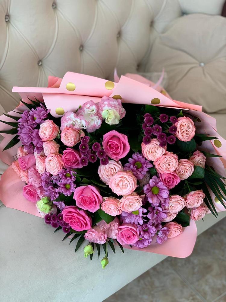 Букет цветов из: Хризантемы, Розы и Лизиантусы в Кикерино