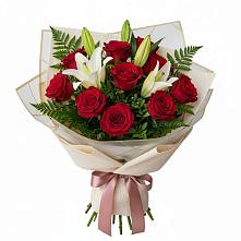 Букет цветов из:  Лилии и Розы в Кикерино