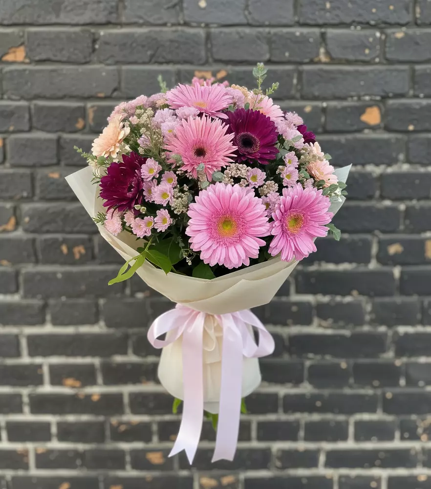 Букет цветов из: Герберы и Хризантемы в Кикерино