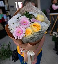 Букет цветов из:  Герберы, Розы и Хризантемы в Кикерино