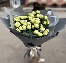 Букет Белые кустовые розы Солинеро в Кикерино