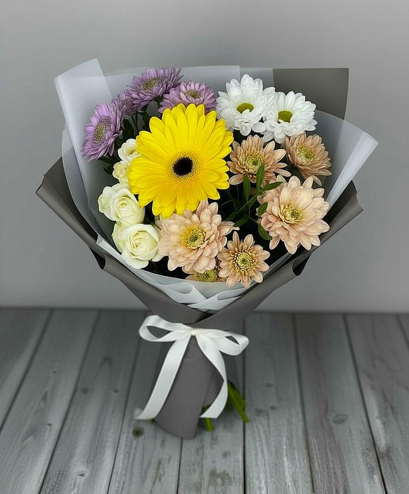 Букет цветов из: Розы, Герберы и Хризантемы в Кикерино