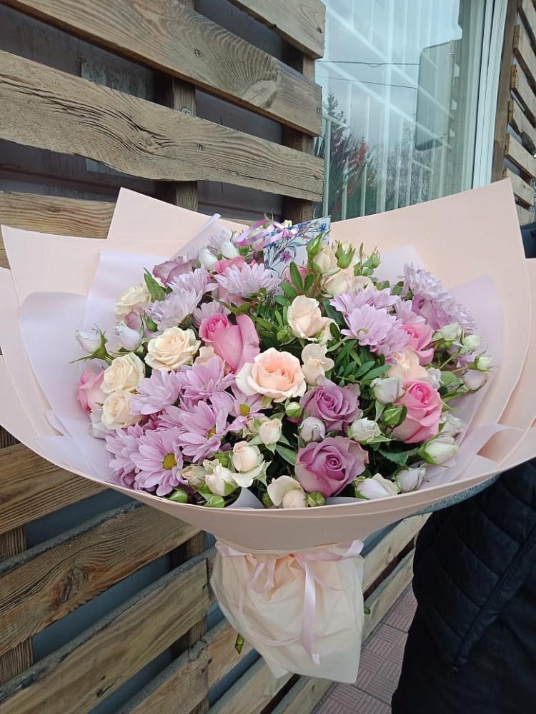 Букет цветов из: Розы и Хризантемы в Кикерино