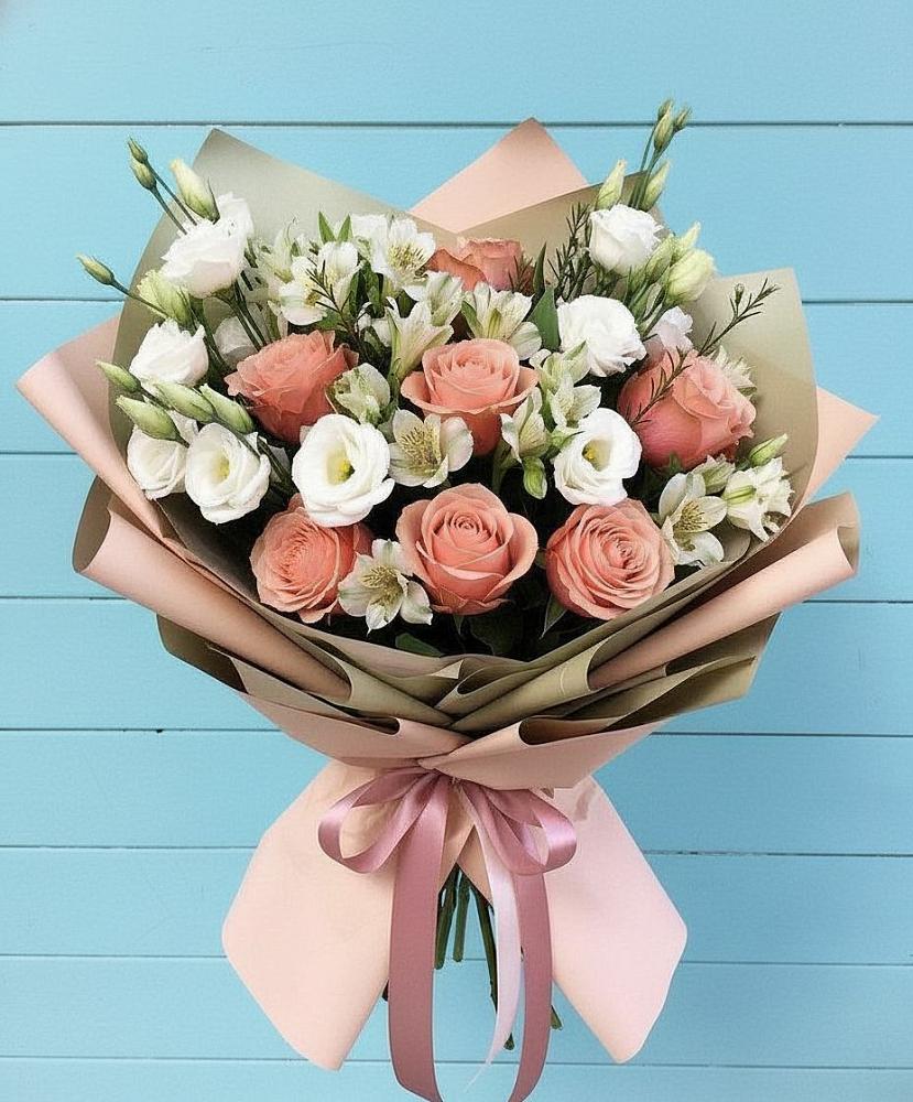 Букет цветов из: Розы, Альстромерии и Лизиантусы в Кикерино