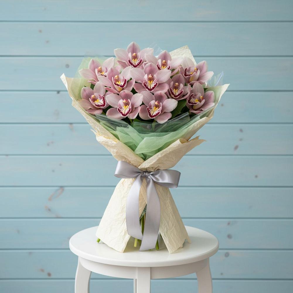 Букет цветов из: Орхидеи и Розы в Кикерино