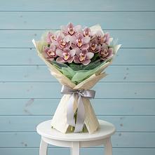 Букет цветов из:  Орхидеи и Розы в Кикерино