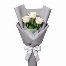 Букет 3 белые розы в Кикерино