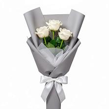 Букет 3 белые розы в Кикерино