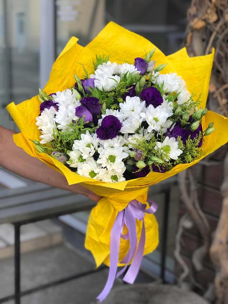 Букет цветов из: Ирисы, Хризантемы и Ромашки в Кикерино