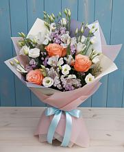 Букет цветов из:  Лизиантусы, Розы, Альстромерии и Гипсофила в Кикерино