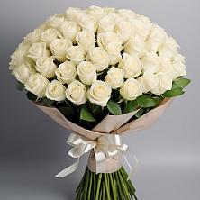 Букет 101 беля роза Белоснежка в Кикерино