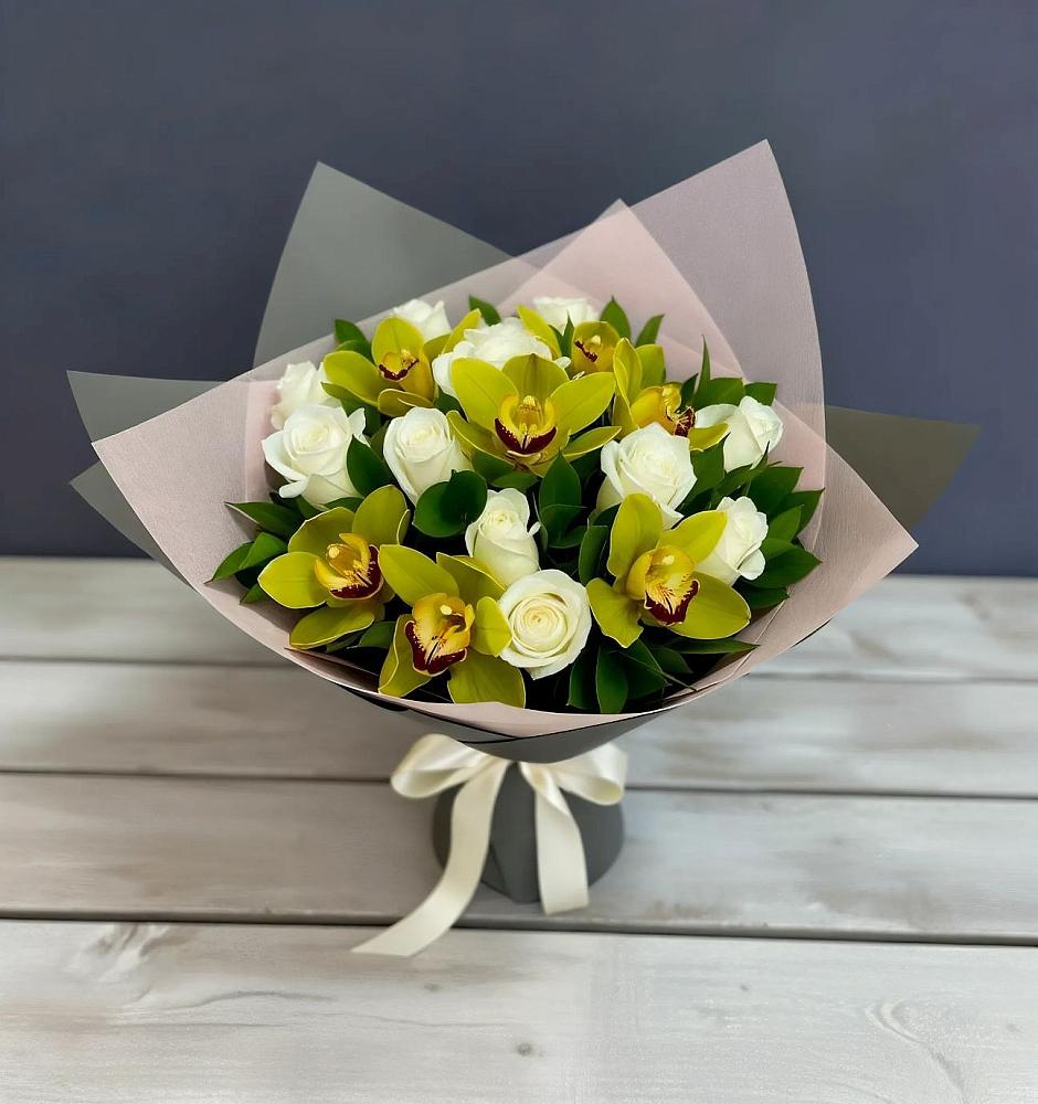 Букет цветов из: Орхидеи и Розы в Кикерино