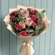 Букет цветов из:  Гвоздики и Розы в Кикерино