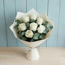 Букет Белые розы в Эвкалипте в Кикерино