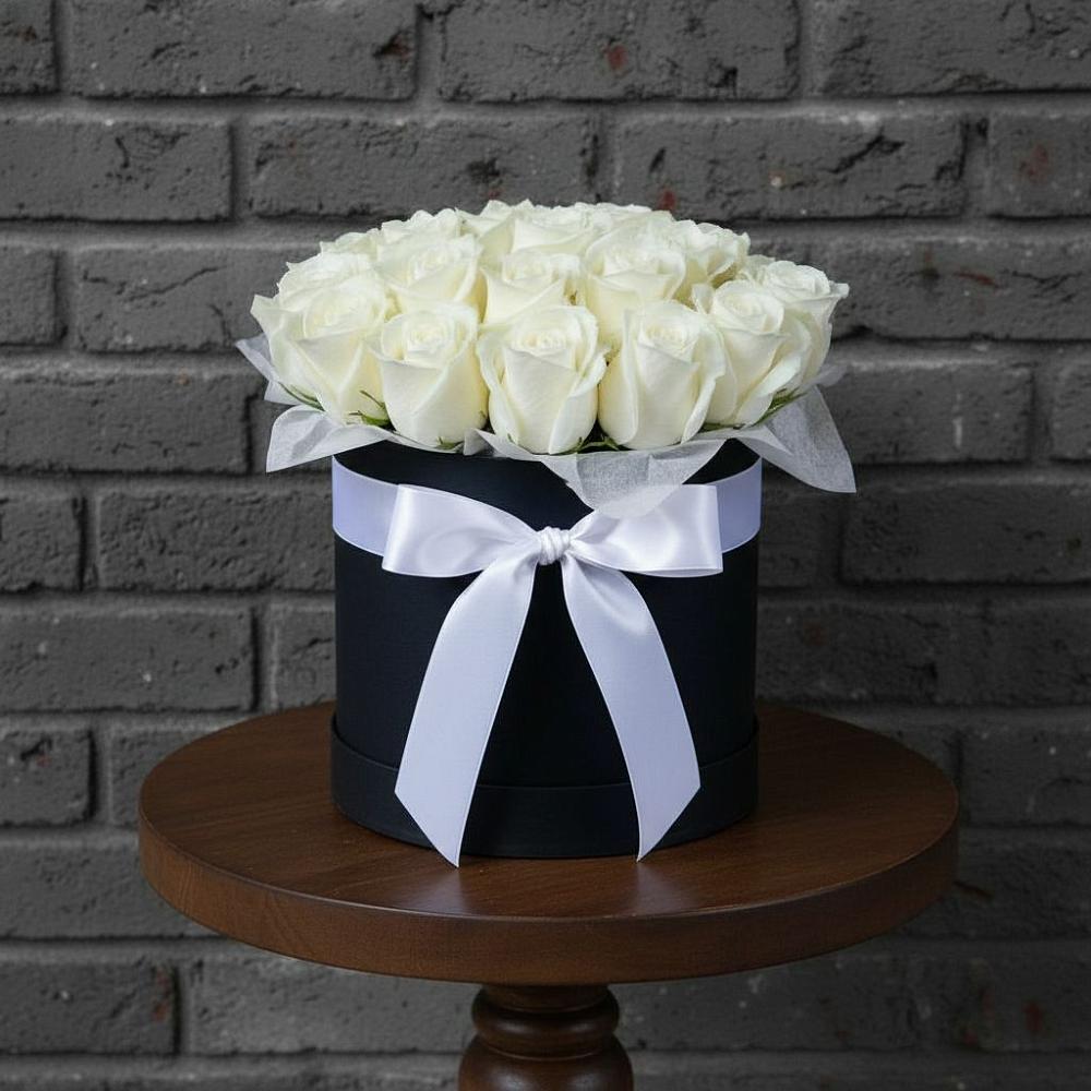 Цветочная композиция из Розы в шляпной коробке в Кикерино