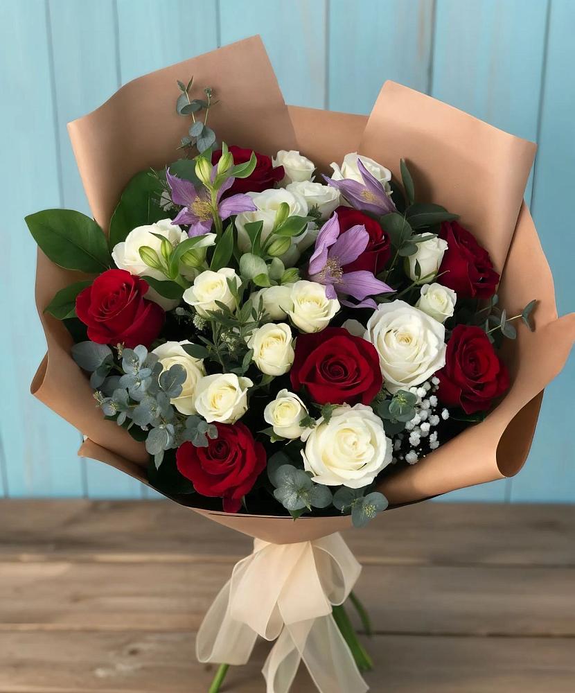 Букет цветов из: Розы и Альстромерии в Кикерино