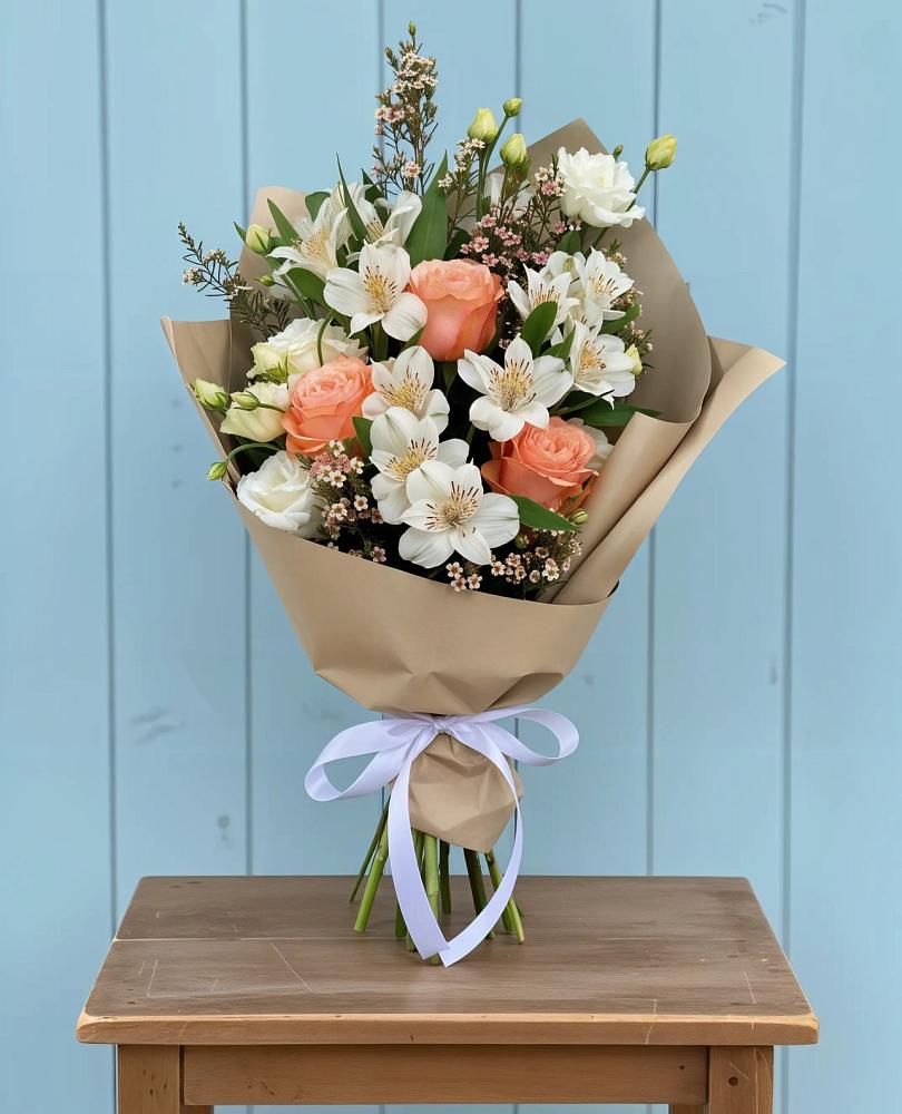 Букет цветов из: Альстромерии, Лизиантусы, Розы и Хризантемы в Кикерино