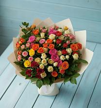 Букет Микс из разноцветных кустовых роз в Кикерино